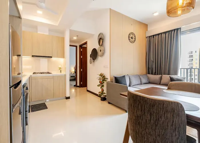 Stylish & Cozy High-Rise Colombo Retreat - Sennrise