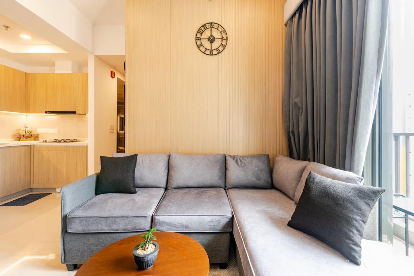 Stylish & Cozy High-rise Retreat - Sennrise Apartment